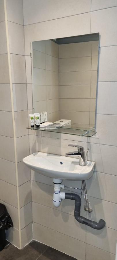Hotel Sainte-Barbe Guignes-Rabutin Экстерьер фото